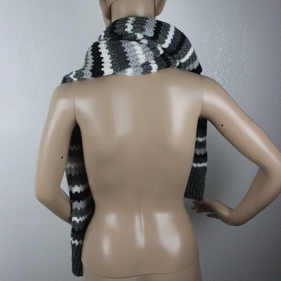 Michael Kors, Scarve, Black, Gray and White, NEW - Picture 4 of 4